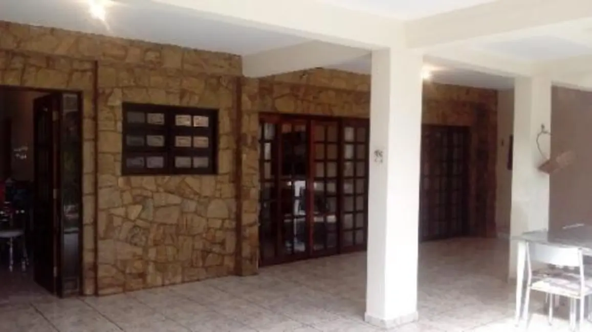 Foto 3 de Casa com 4 quartos à venda, 271m2 em Itanhaem - SP