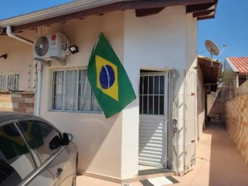 Foto 1 de Casa com 2 quartos à venda, 60m2 em Itanhaem - SP