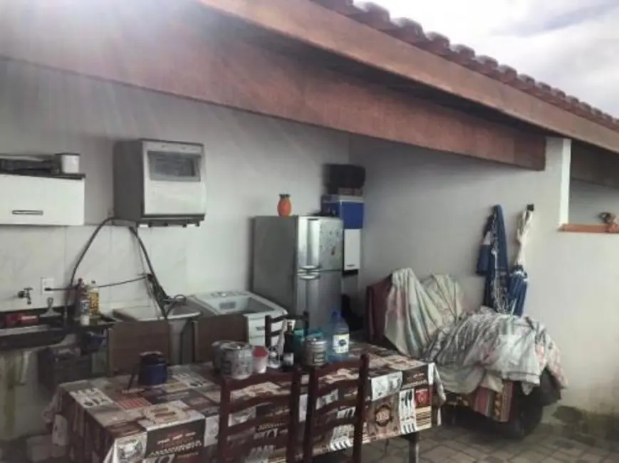 Casa com 2 quartos à venda, 65m2 em Itanhaem - SP - imagem 4 Foto 4 de Casa com 2 quartos à venda, 65m2 em Itanhaem - SP