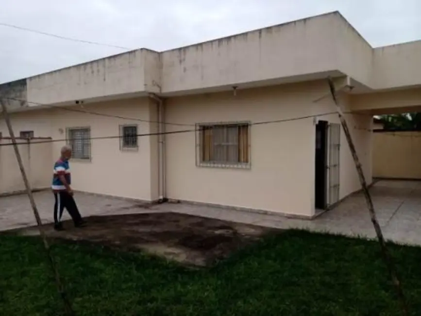 Foto 1 de Casa com 2 quartos à venda, 71m2 em Itanhaem - SP