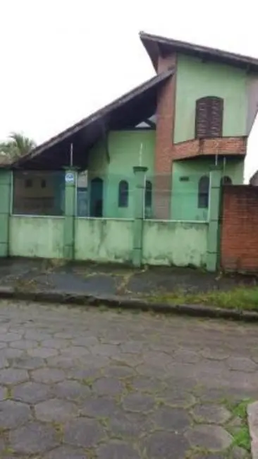 Foto 1 de Casa com 2 quartos à venda, 120m2 em Itanhaem - SP