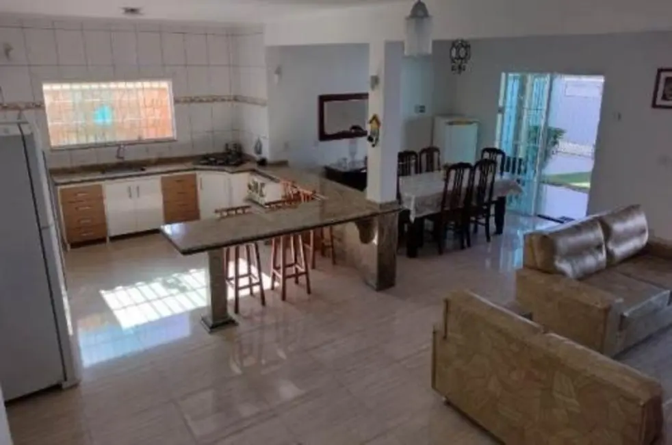 Foto 4 de Casa com 5 quartos à venda, 244m2 em Itanhaem - SP