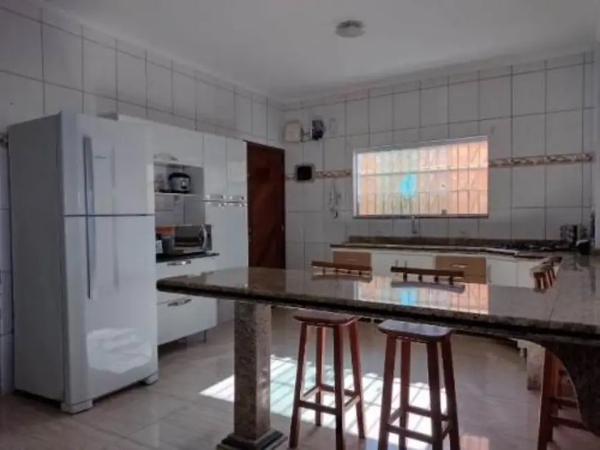 Foto 5 de Casa com 5 quartos à venda, 244m2 em Itanhaem - SP