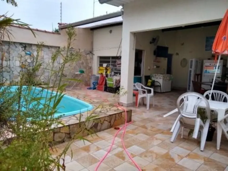 Foto 2 de Casa com 3 quartos à venda, 170m2 em Itanhaem - SP