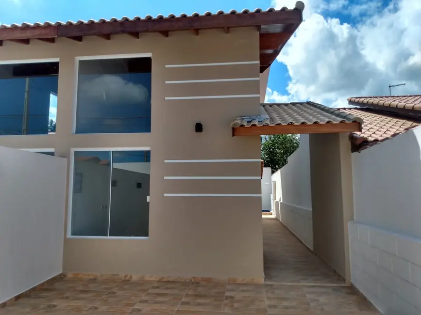 Foto 2 de Casa com 3 quartos à venda, 81m2 em Itanhaem - SP