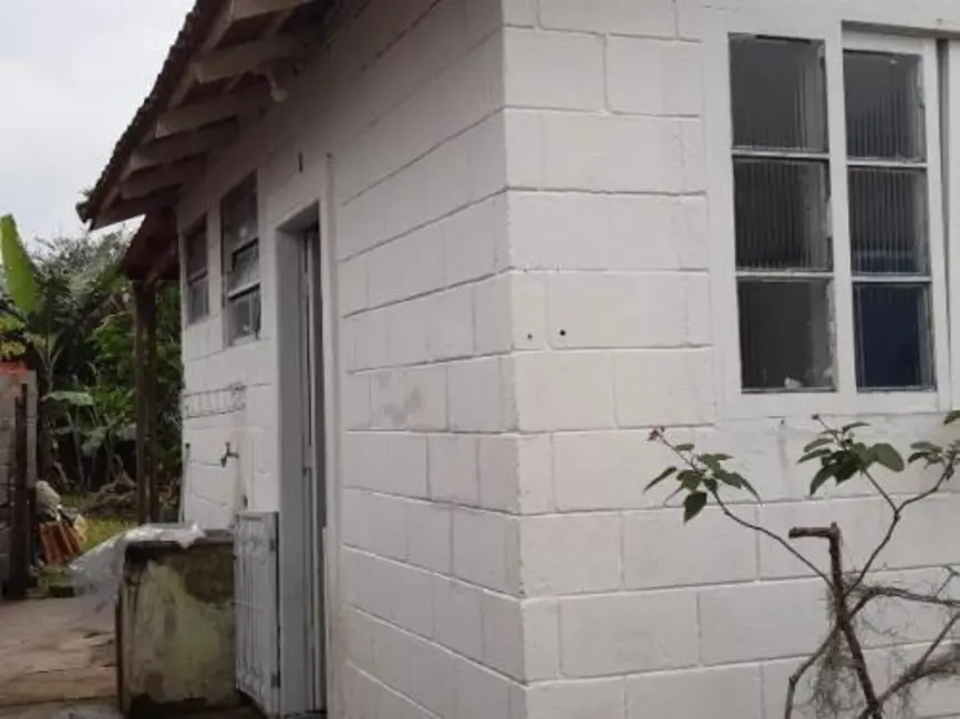 Foto 2 de Casa com 2 quartos à venda, 85m2 em Itanhaem - SP
