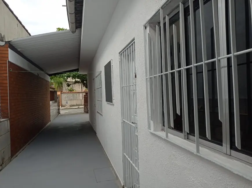 Casa com 2 quartos à venda, 60m2 em Itanhaem - SP - imagem 4 Foto 4 de Casa com 2 quartos à venda, 60m2 em Itanhaem - SP