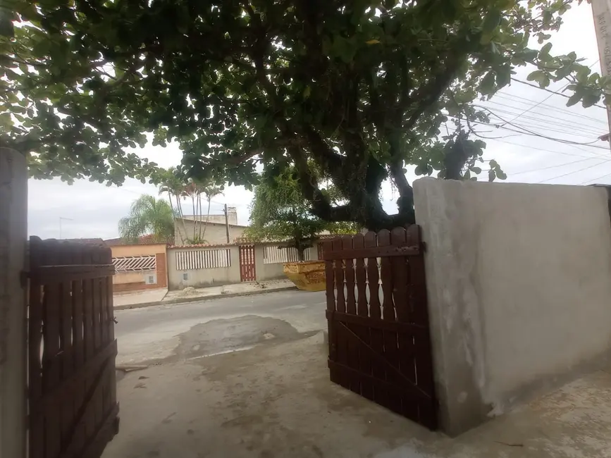 Casa com 2 quartos à venda, 60m2 em Itanhaem - SP - imagem 3 Foto 3 de Casa com 2 quartos à venda, 60m2 em Itanhaem - SP