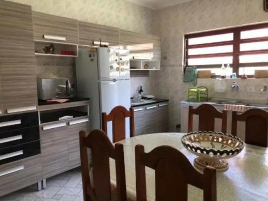 Casa com 2 quartos à venda, 182m2 em Peruibe - SP - imagem 3 Foto 3 de Casa com 2 quartos à venda, 182m2 em Peruibe - SP