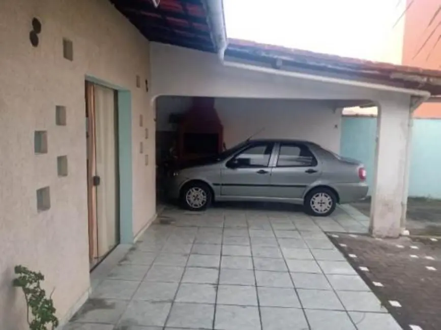 Foto 2 de Casa com 2 quartos à venda, 70m2 em Itanhaem - SP