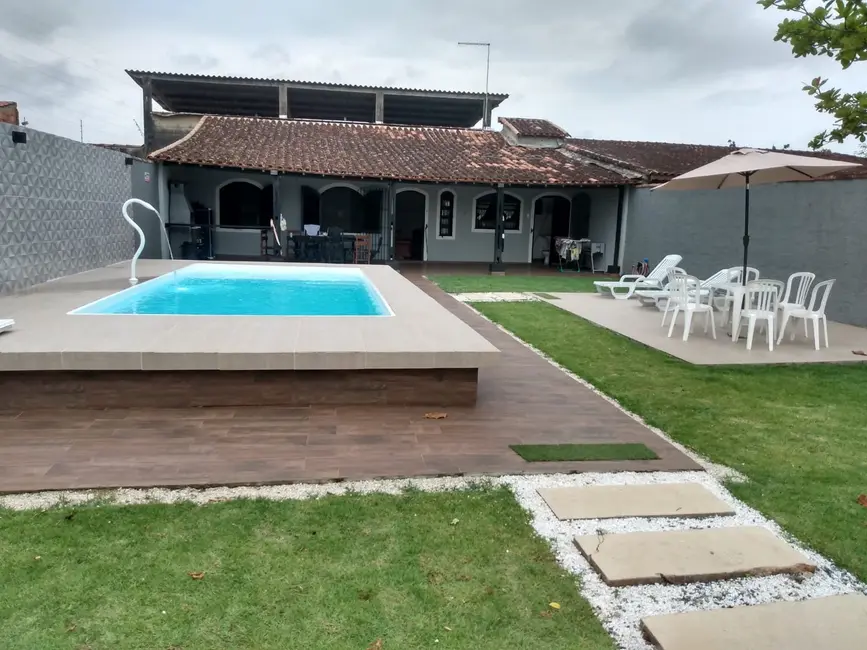 Casa com 3 quartos à venda, 165m2 em Itanhaem - SP - imagem 3 Foto 3 de Casa com 3 quartos à venda, 165m2 em Itanhaem - SP