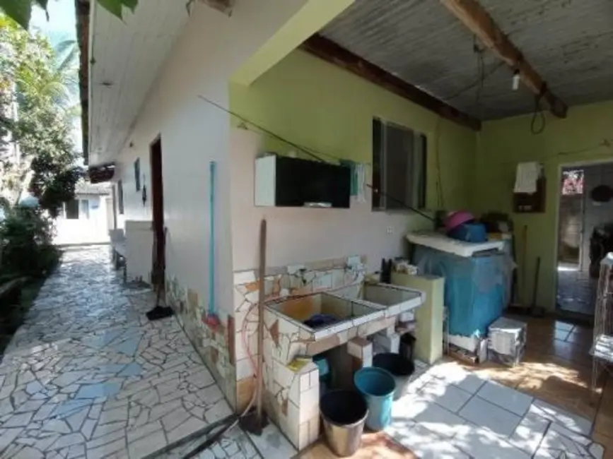Chácara com 2 quartos à venda, 110m2 em Itanhaem - SP - imagem 4 Foto 4 de Chácara com 2 quartos à venda, 110m2 em Itanhaem - SP