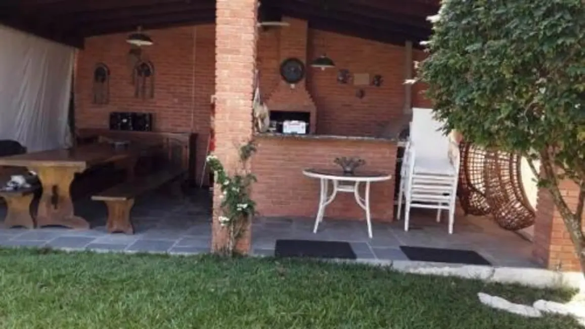 Foto 4 de Casa com 3 quartos à venda, 200m2 em Itanhaem - SP