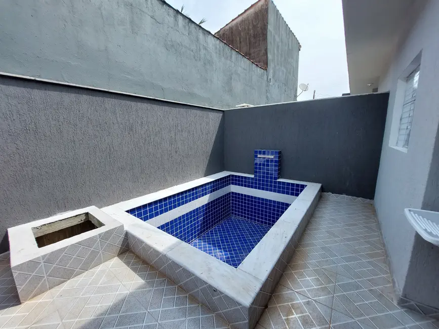 Foto 1 de Casa com 2 quartos à venda, 48m2 em Itanhaem - SP