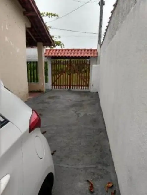 Foto 2 de Casa com 2 quartos à venda, 150m2 em Itanhaem - SP