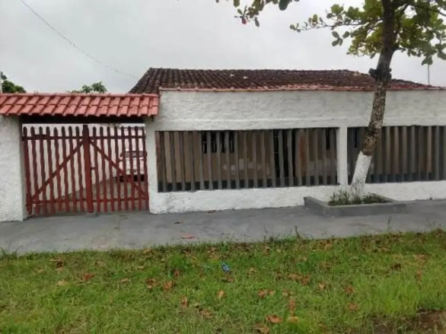 Foto 1 de Casa com 2 quartos à venda, 150m2 em Itanhaem - SP