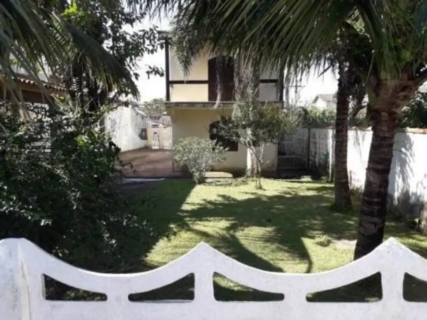 Foto 3 de Casa com 3 quartos à venda, 245m2 em Itanhaem - SP