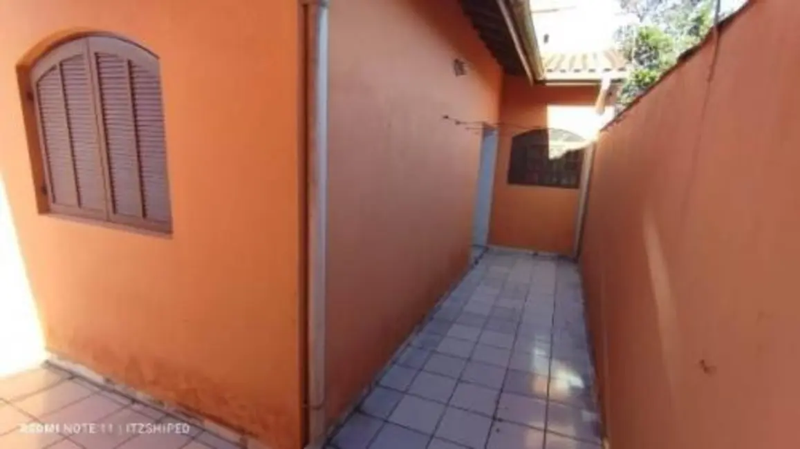 Foto 4 de Casa com 2 quartos à venda, 200m2 em Itanhaem - SP