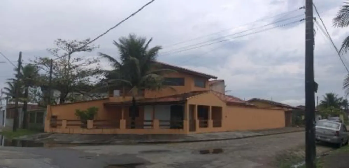 Foto 1 de Casa com 2 quartos à venda, 200m2 em Itanhaem - SP