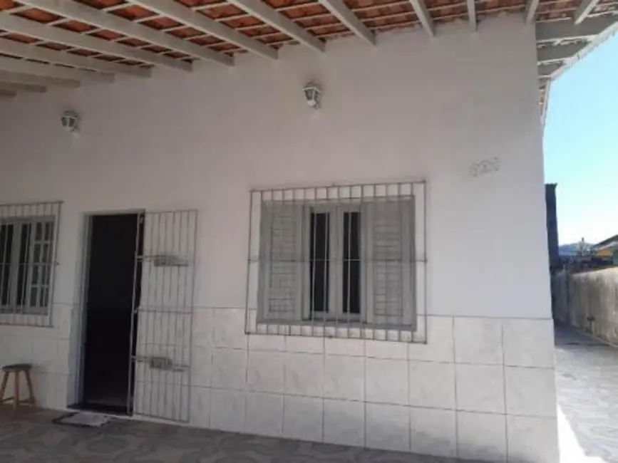 Foto 3 de Casa com 2 quartos à venda, 90m2 em Itanhaem - SP