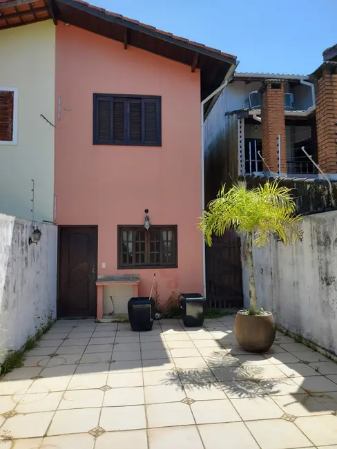 Foto 4 de Casa com 3 quartos à venda, 88m2 em Itanhaem - SP