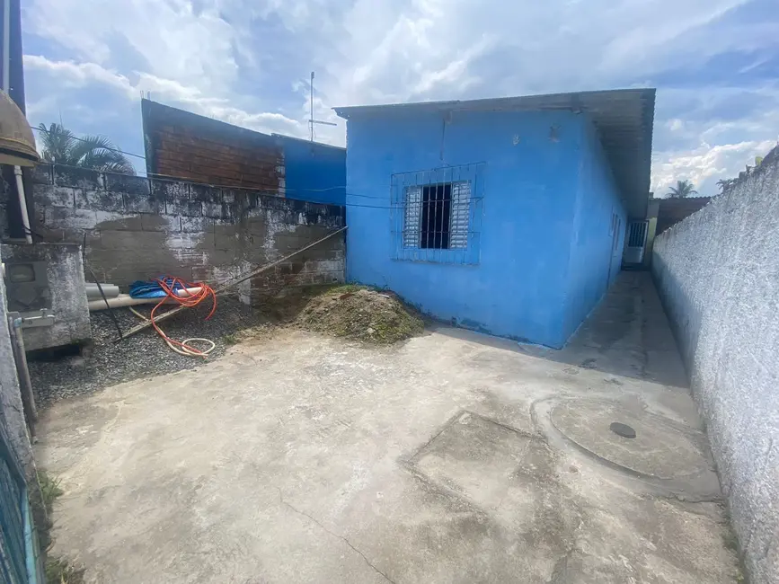 Foto 2 de Casa com 2 quartos à venda, 50m2 em Itanhaem - SP