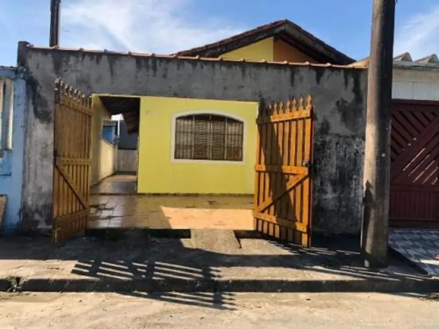 Foto 1 de Casa com 2 quartos à venda, 71m2 em Itanhaem - SP