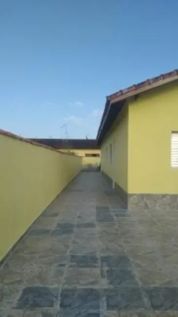 Foto 2 de Casa com 2 quartos à venda, 60m2 em Itanhaem - SP