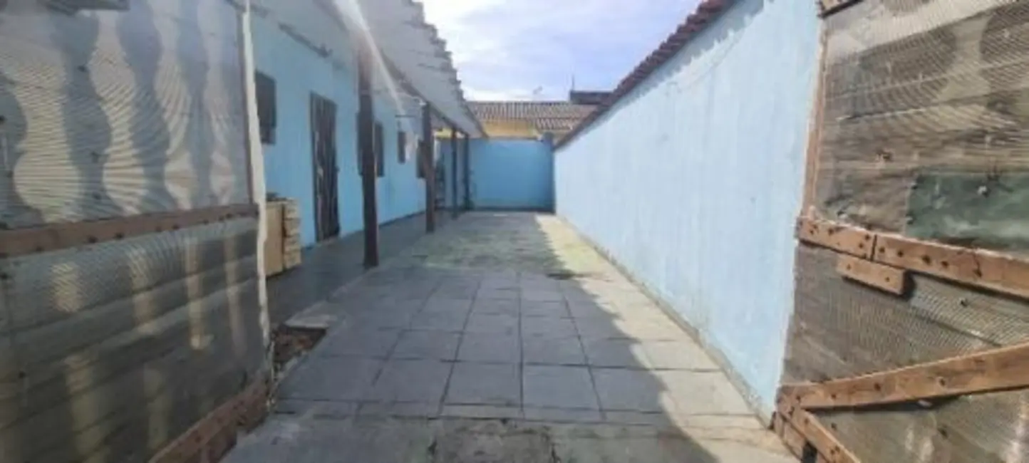 Foto 2 de Casa com 2 quartos à venda, 90m2 em Itanhaem - SP