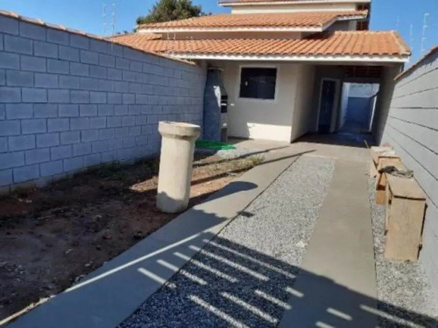 Foto 1 de Casa com 2 quartos à venda, 74m2 em Itanhaem - SP