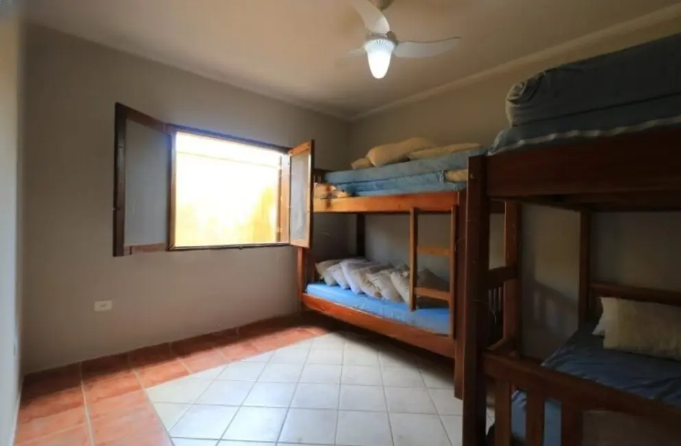 Casa com 4 quartos à venda, 280m2 em Peruibe - SP - imagem 9 Foto 9 de Casa com 4 quartos à venda, 280m2 em Peruibe - SP