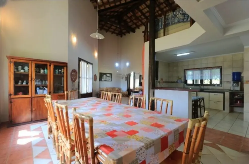 Casa com 4 quartos à venda, 280m2 em Peruibe - SP - imagem 4 Foto 4 de Casa com 4 quartos à venda, 280m2 em Peruibe - SP