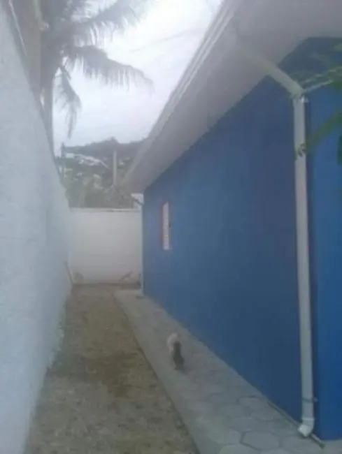 Foto 4 de Casa com 2 quartos à venda, 66m2 em Itanhaem - SP