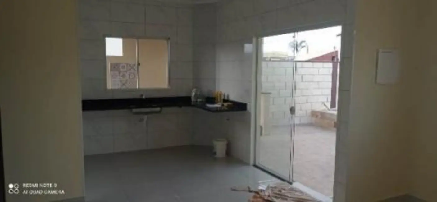 Casa com 2 quartos à venda, 69m2 em Itanhaem - SP - imagem 3 Foto 3 de Casa com 2 quartos à venda, 69m2 em Itanhaem - SP