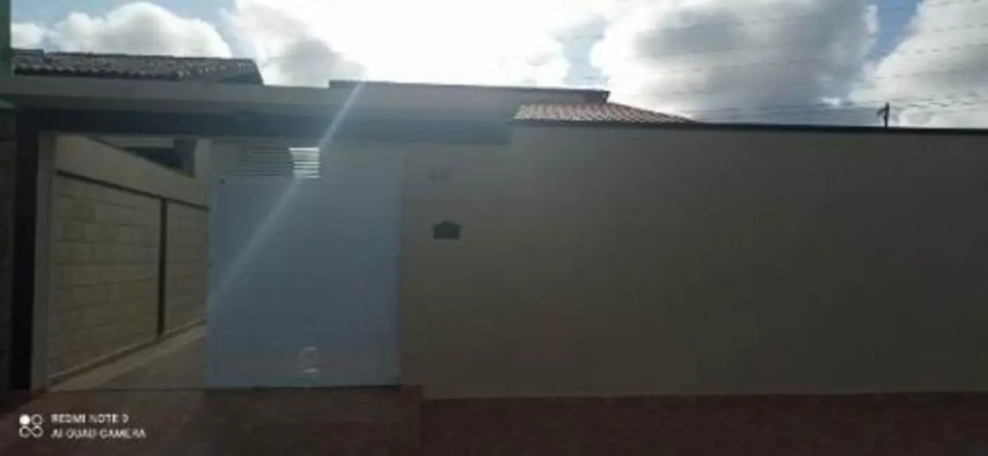 Casa com 2 quartos à venda, 69m2 em Itanhaem - SP - imagem 2 Foto 2 de Casa com 2 quartos à venda, 69m2 em Itanhaem - SP