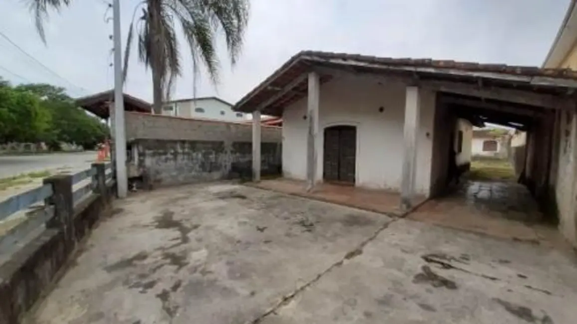 Foto 1 de Casa com 2 quartos à venda, 120m2 em Itanhaem - SP