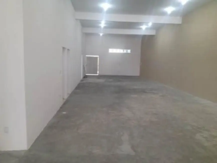 Armazém / Galpão à venda, 400m2 em Itanhaem - SP - imagem 3 Foto 3 de Armazém / Galpão à venda, 400m2 em Itanhaem - SP
