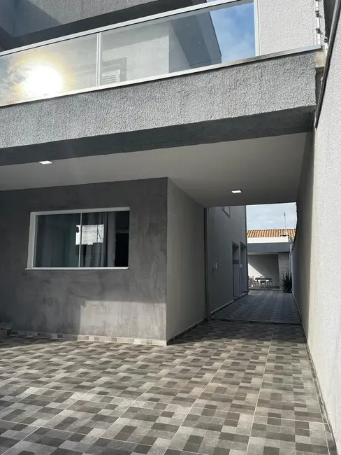Foto 2 de Casa com 4 quartos à venda, 310m2 em Itanhaem - SP