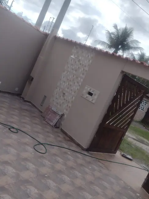 Foto 2 de Casa com 2 quartos à venda, 54m2 em Itanhaem - SP