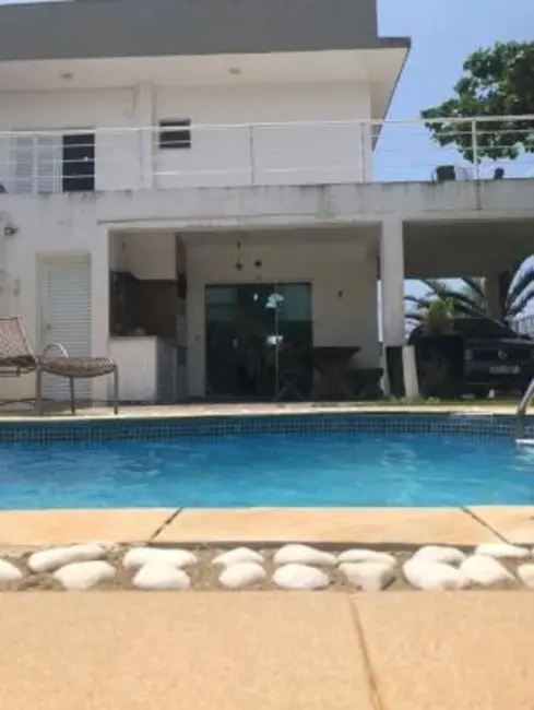 Foto 1 de Casa com 4 quartos à venda, 210m2 em Peruibe - SP