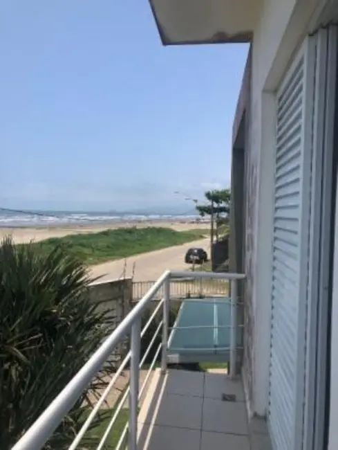 Casa com 4 quartos à venda, 210m2 em Peruibe - SP - imagem 3 Foto 3 de Casa com 4 quartos à venda, 210m2 em Peruibe - SP