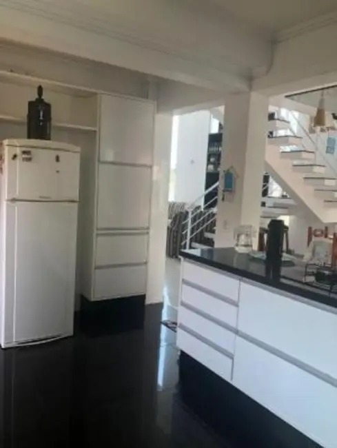 Casa com 4 quartos à venda, 210m2 em Peruibe - SP - imagem 4 Foto 4 de Casa com 4 quartos à venda, 210m2 em Peruibe - SP