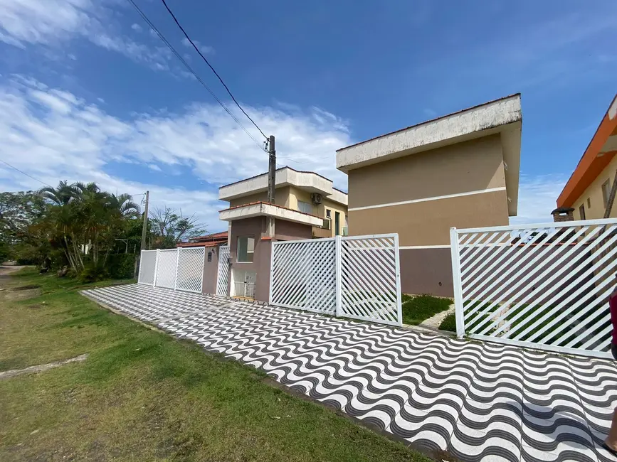 Foto 2 de Casa de Condomínio com 2 quartos à venda, 68m2 em Itanhaem - SP