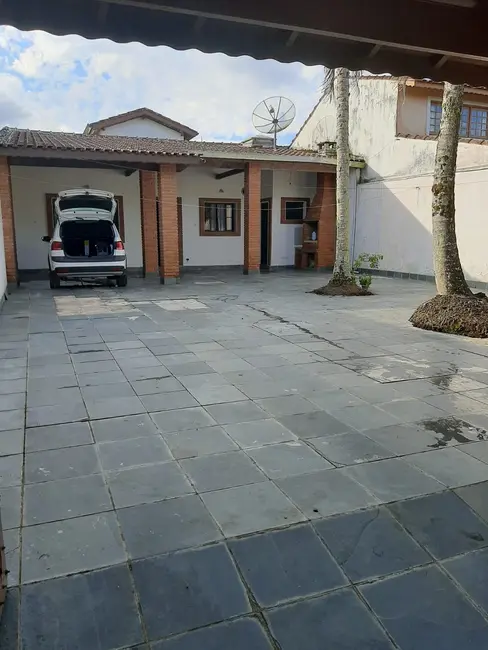 Casa com 3 quartos à venda, 97m2 em Peruibe - SP - imagem 3 Foto 3 de Casa com 3 quartos à venda, 97m2 em Peruibe - SP