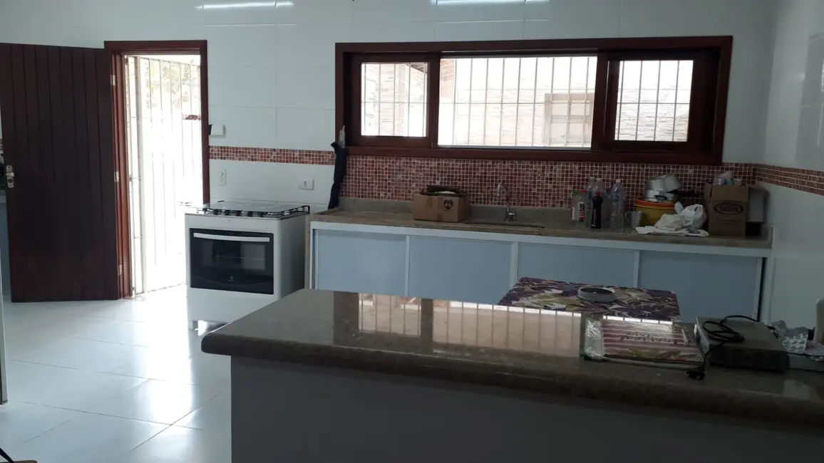 Foto 4 de Casa com 2 quartos à venda, 200m2 em Peruibe - SP