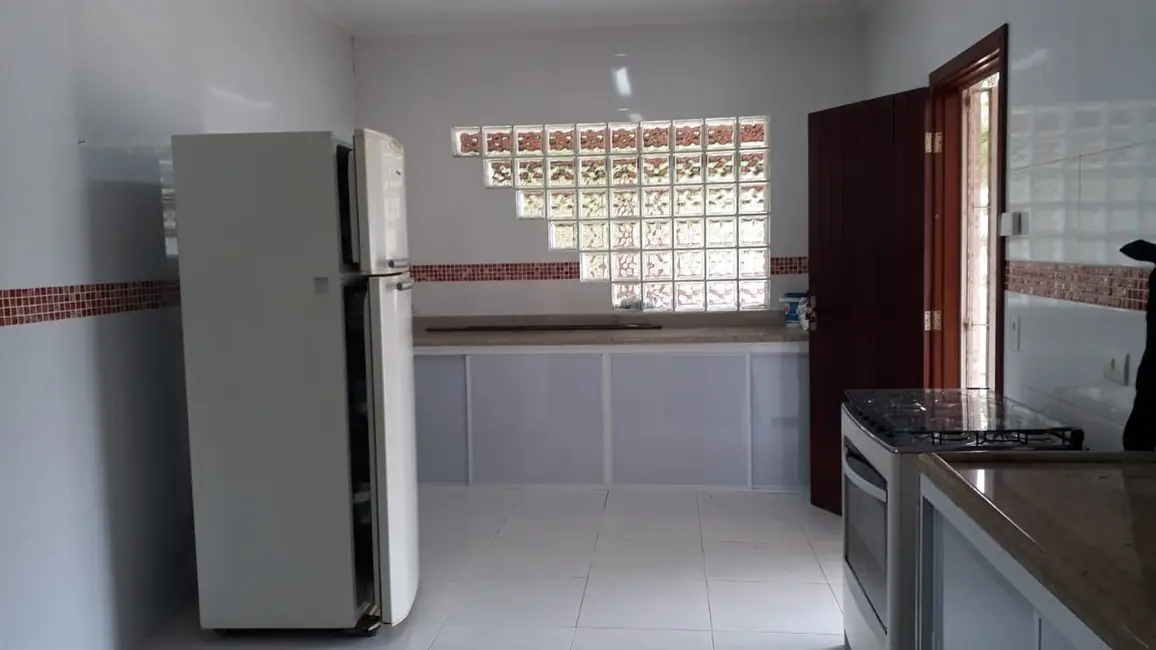 Foto 3 de Casa com 2 quartos à venda, 200m2 em Peruibe - SP