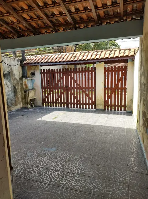 Foto 2 de Casa com 2 quartos à venda, 70m2 em Itanhaem - SP