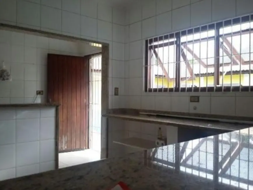 Foto 5 de Casa com 3 quartos à venda, 300m2 em Itanhaem - SP