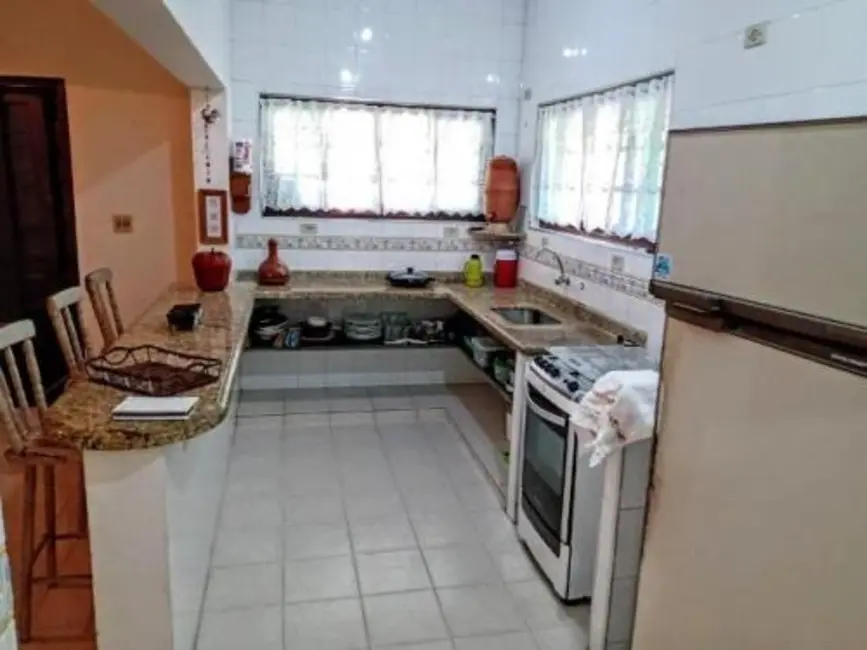Casa com 3 quartos à venda, 216m2 em Peruibe - SP - imagem 4 Foto 4 de Casa com 3 quartos à venda, 216m2 em Peruibe - SP