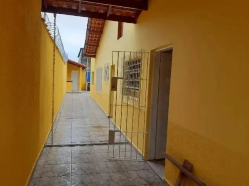 Foto 3 de Casa com 2 quartos à venda, 67m2 em Itanhaem - SP